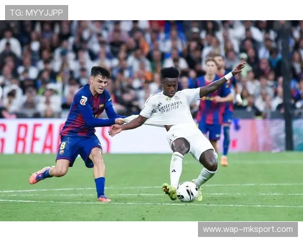 皇马马德里德比取胜，维尼修斯与西蒙尼场边冲突升级，赛后社交媒体再度交锋