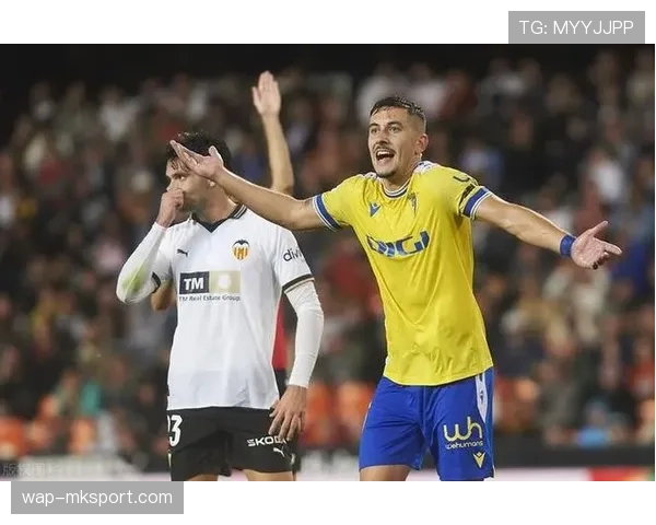 半场战报:瓦伦西亚1-0领先塞尔塔,杜罗门前补射得手 半场战报:瓦伦西亚1-0领先塞尔塔,杜罗门前补射得手